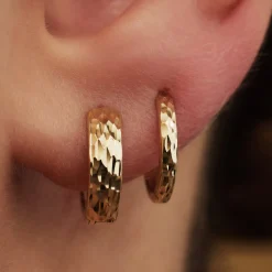Isabel Bernard Rivoli Laura 14 karaat gouden creolen met diamond cut Clearance