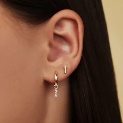 Isabel Bernard Rivoli Laura 14 karaat gouden creolen met diamond cut staafje Online