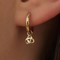 Isabel Bernard Rivoli Méline 14 karaat gouden creolen met knoopje Flash Sale