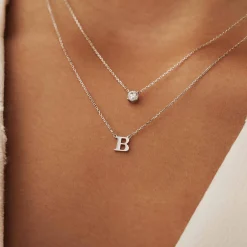 Isabel Bernard Saint Germain Chloé 14 karaat witgouden initial collier met letter Online