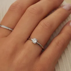 Isabel Bernard Saint Germain de Buci 14 karaat witgouden ring met zirkonia steentje New