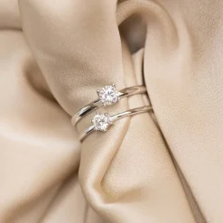 Isabel Bernard Saint Germain de Buci 14 karaat witgouden ring met zirkonia steentje New