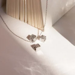 Isabel Bernard Saint Germain Nicole 14 karaat witgouden collier New