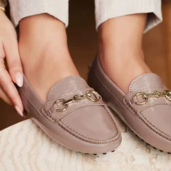 Isabel Bernard Vendôme Marie taupe lakleren mocassins van kalfsleer Hot
